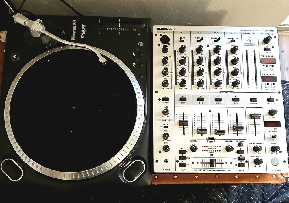Dj Turntable & Mixer Package