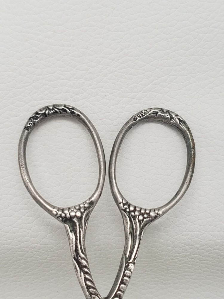 ANTIQUE 835 SILVER SERVING OYSTER FORCEPS
