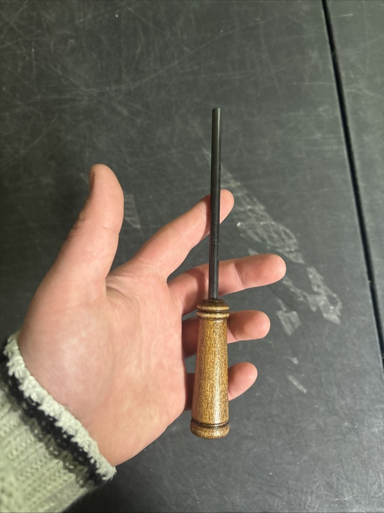 Game Call Carbon Graphite Striker