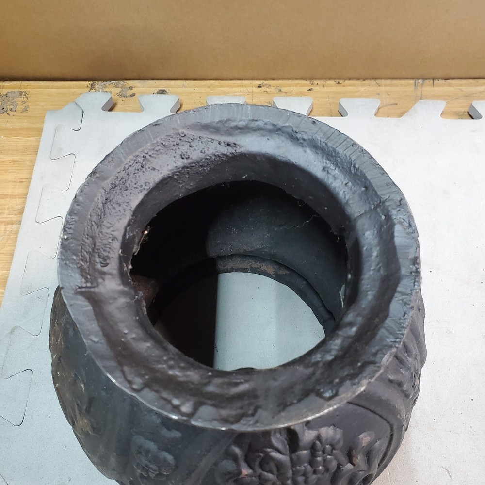 Garden Urn: Cast-Iron