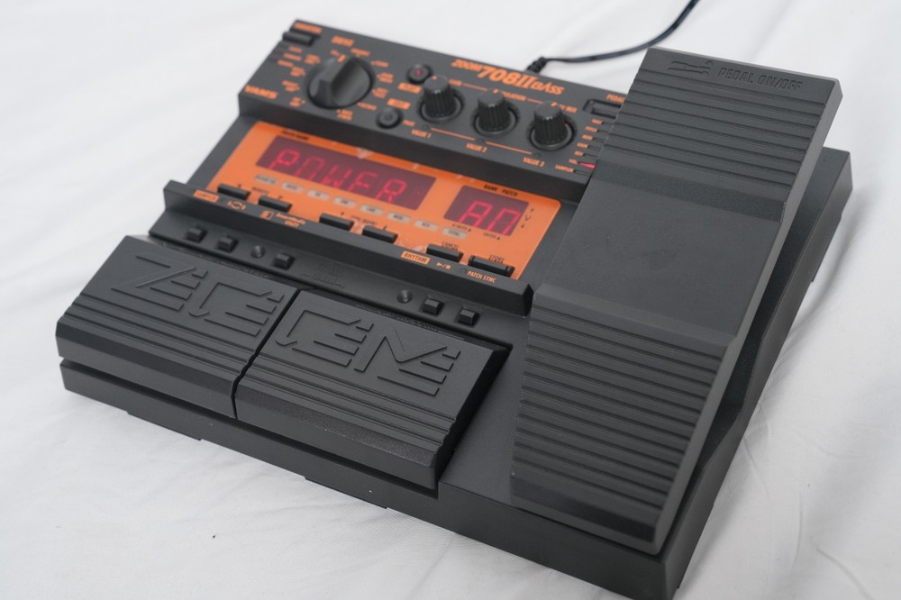 ZOOM 708II BASS EFFECTS PROCESSOR/MULTI-EFFECTOR