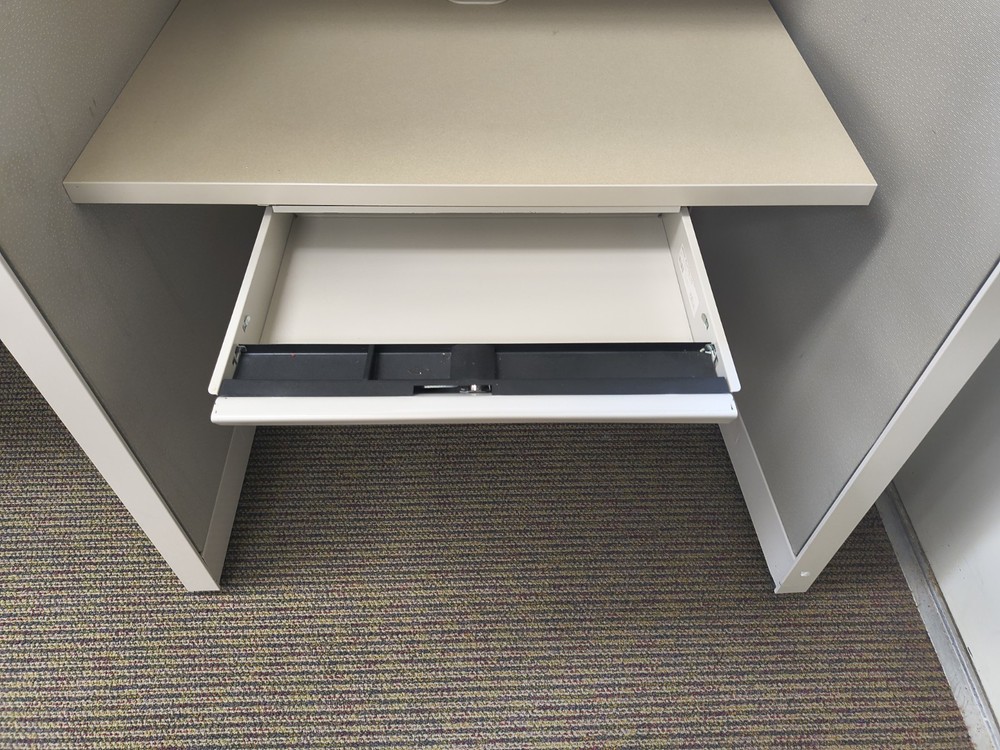 Office Cubicle Desks| Excellent Condition | Full SET!