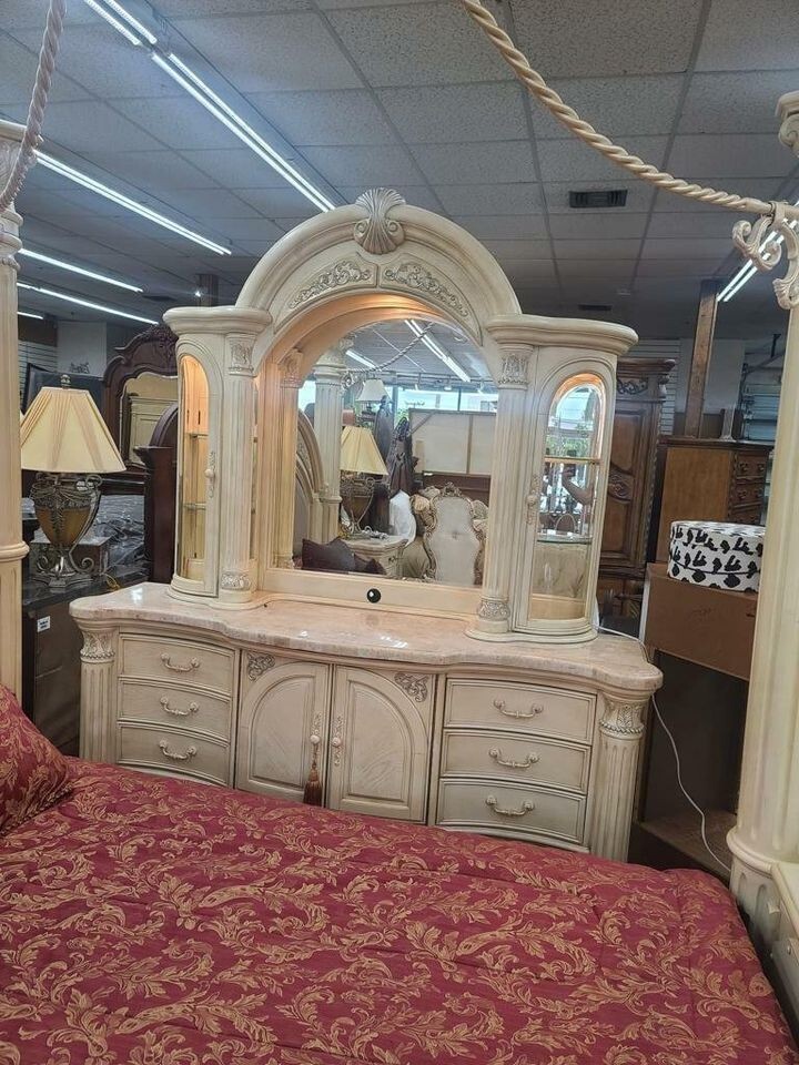 Michael Amini Monte Carlo Snow Bedroom Set