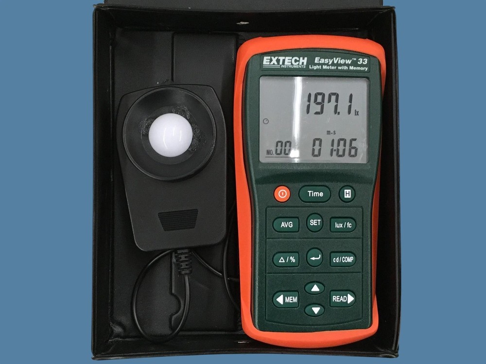 Extech EasyView 33 Light Meter with Memory (See Description)