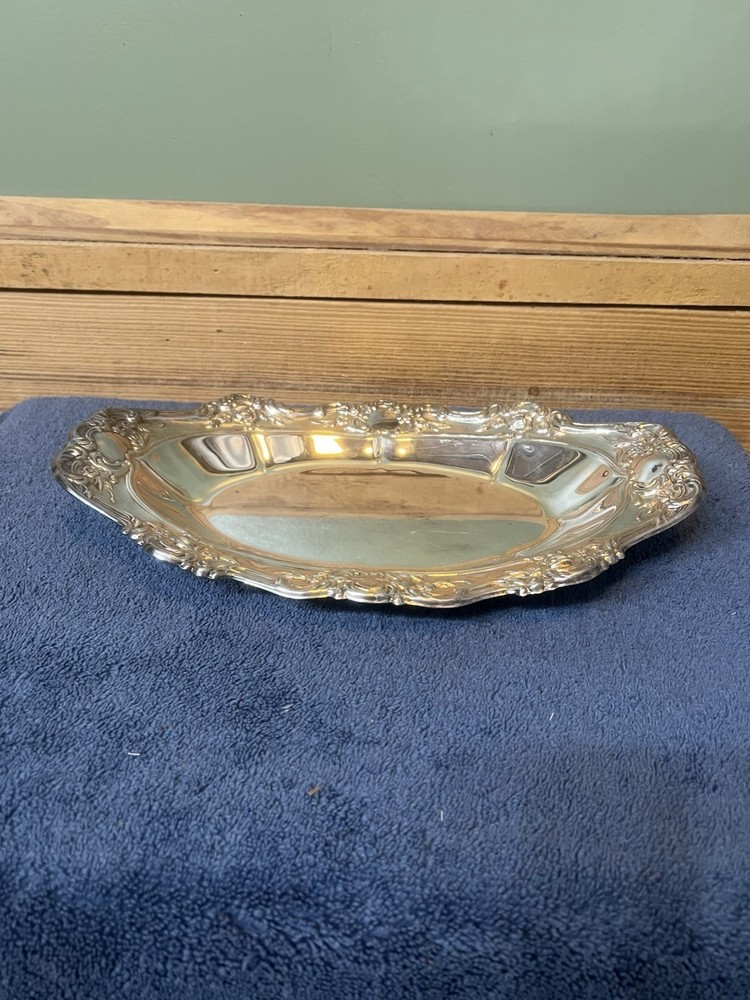 VINTAGE TOWLE SILVER OVAL SERVING TRAY ROSEBUD & SCROLLWORK