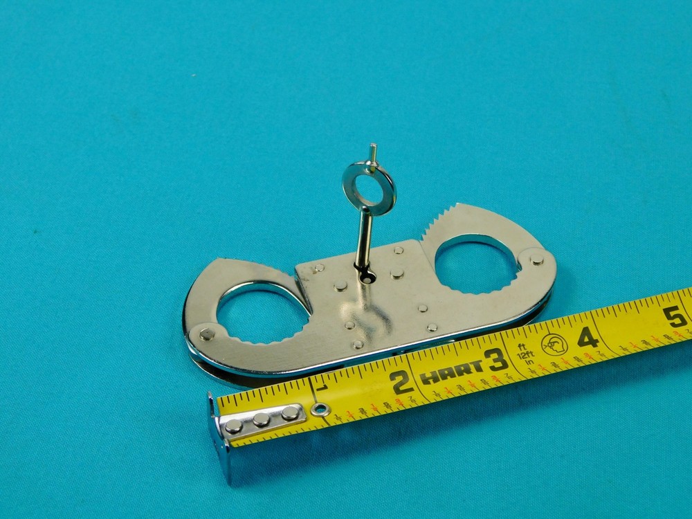 Vintage US Fingercuffs Cuffs with Key