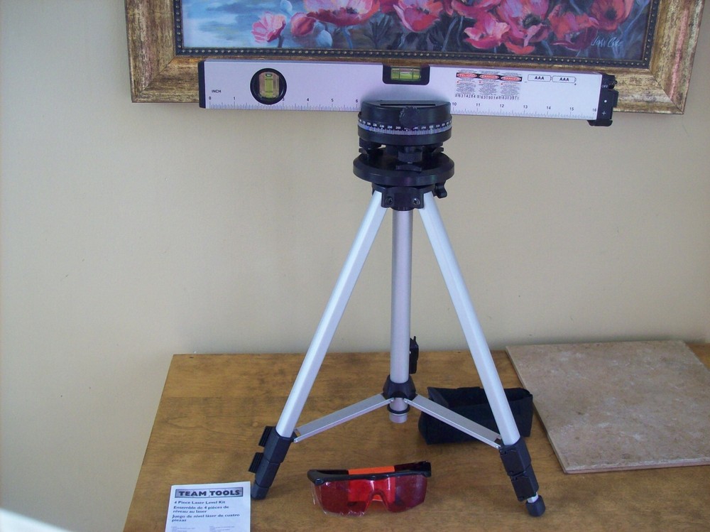 Team Tools 4 Piece Laser Level Kit. NEVER USED.