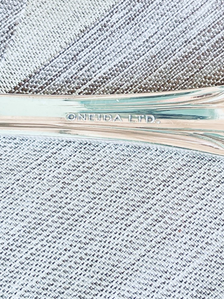 Oneida Wm A Rogers CHALICE / HARMONY Silverplate Flatware Service for 4 (2 av)