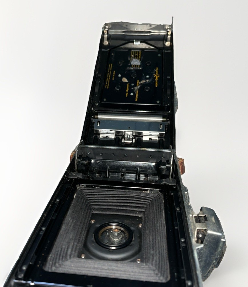 Polaroid Land Camera Model 95A w/ Flash – Beautiful Display Piece – Untested