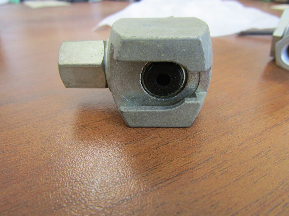 🔥 SEALED IN BAG NEW ALEMITE 42030-A PULL ON BUTTON HEAD COUPLER