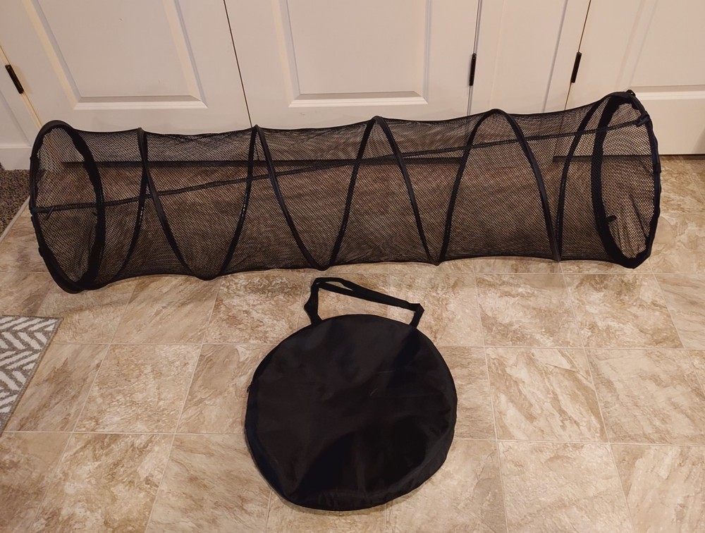 Pet tunnel, mesh, zippered covers over the ends