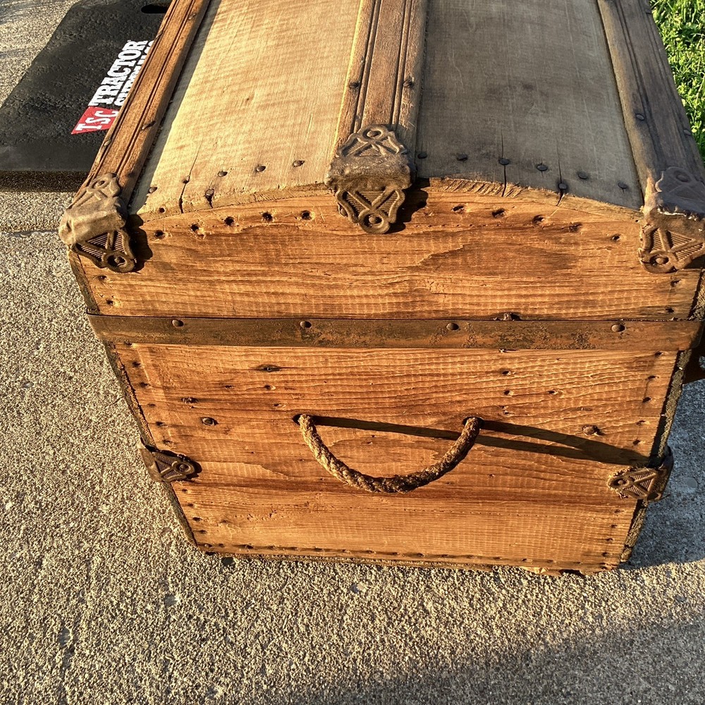 Antique pirates captains chest Trunk Camel Back