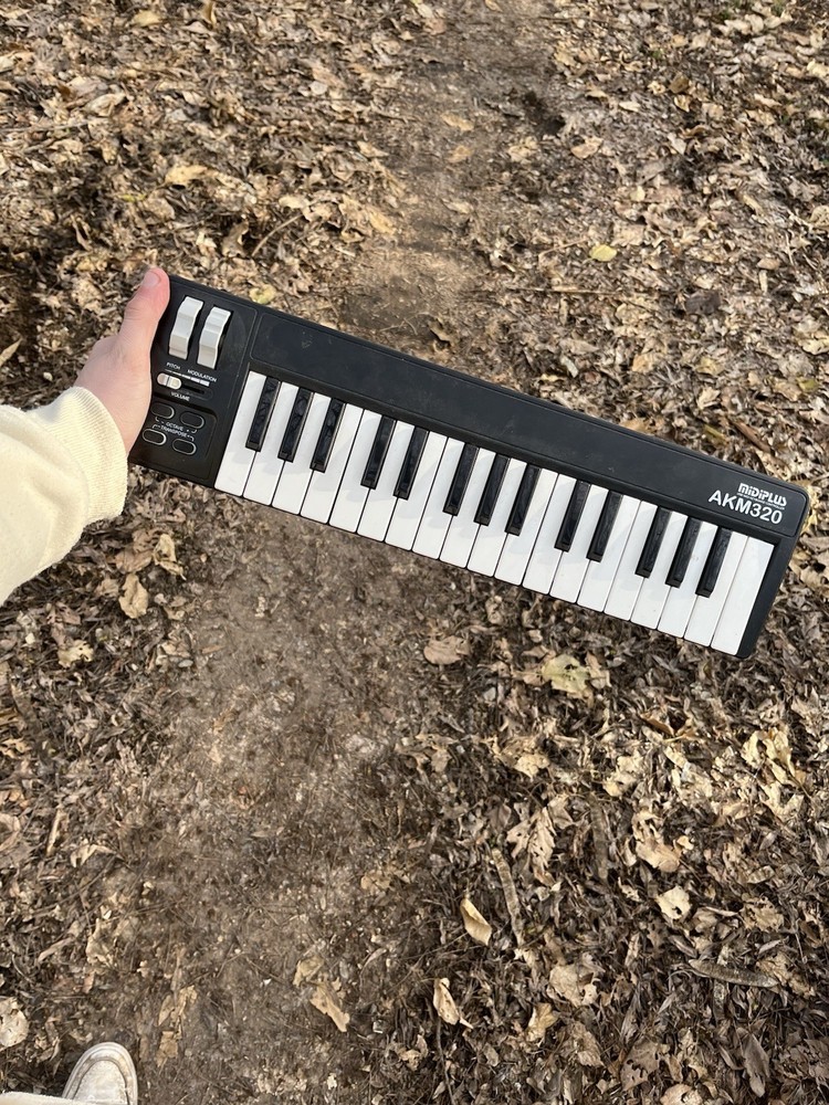 Midiplus AKM320 USB Midi Keyboard Controller (with dope 805 Sticker)