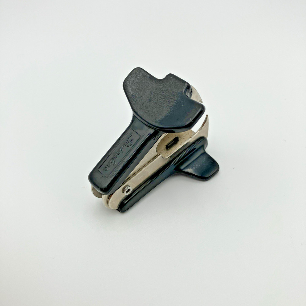 Swingline Deluxe Claw Staple Remover Black (17005/S7038101)