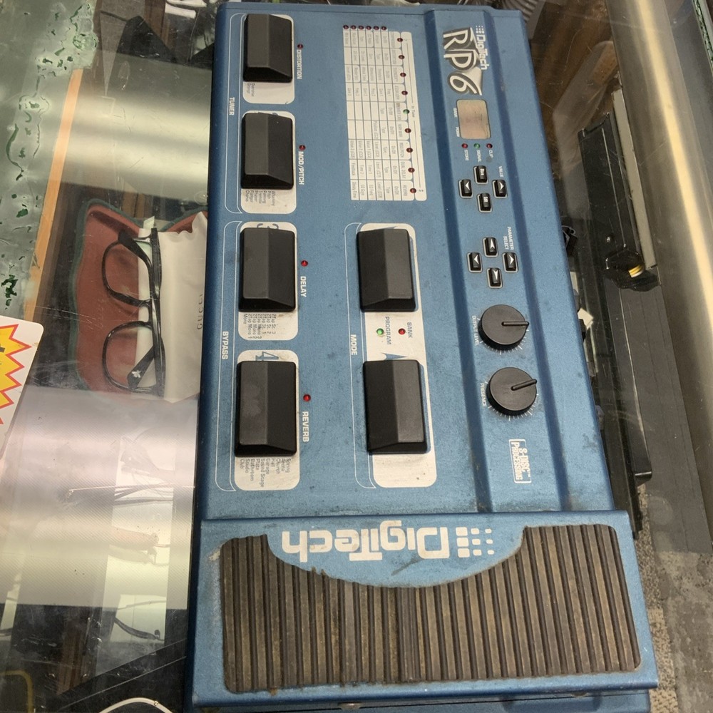 Digitech RP6 Guitar Multi-Effects Pedal no power cord.