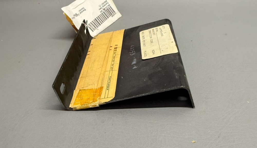 64753-000 Piper Bracket