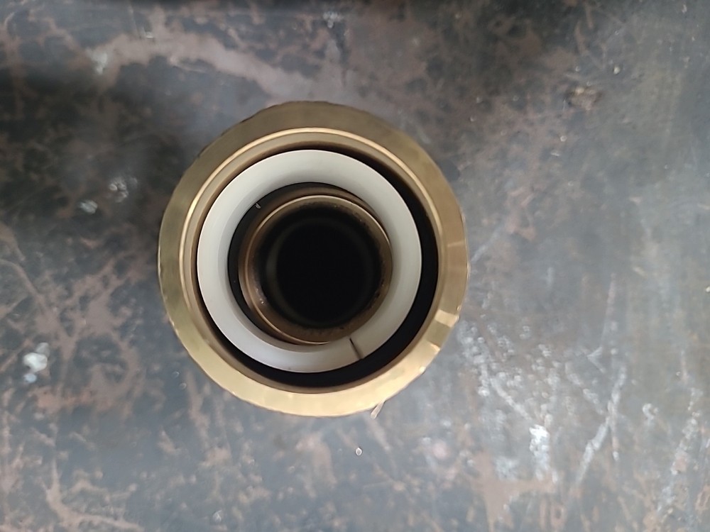 Mueller Insta-tite 1 1/4 Coupler