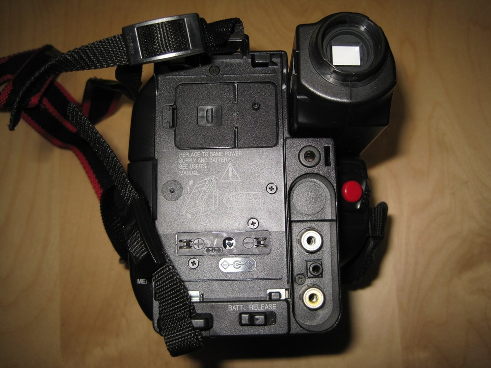 JVC GR-AX230U VHS C Camcorder