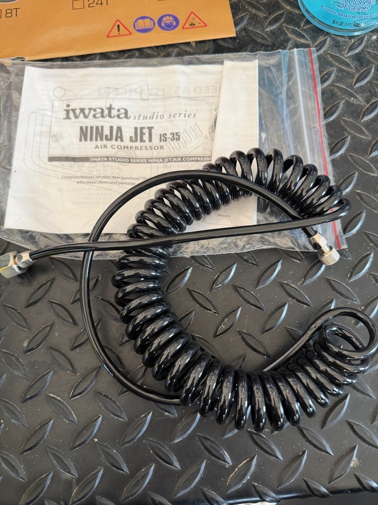 Iwata Is35m Studio Series Ninja Jet Air Compressor