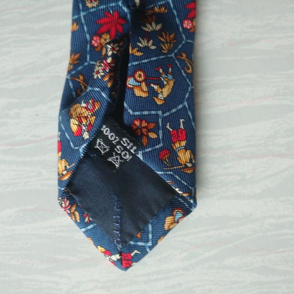 salvatore ferragamo silk tie