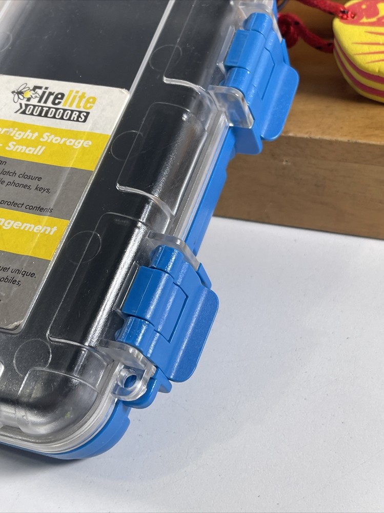 FIRELITE OUTDOORS Watertight Clear/Blue Case Small w Floating Keychain