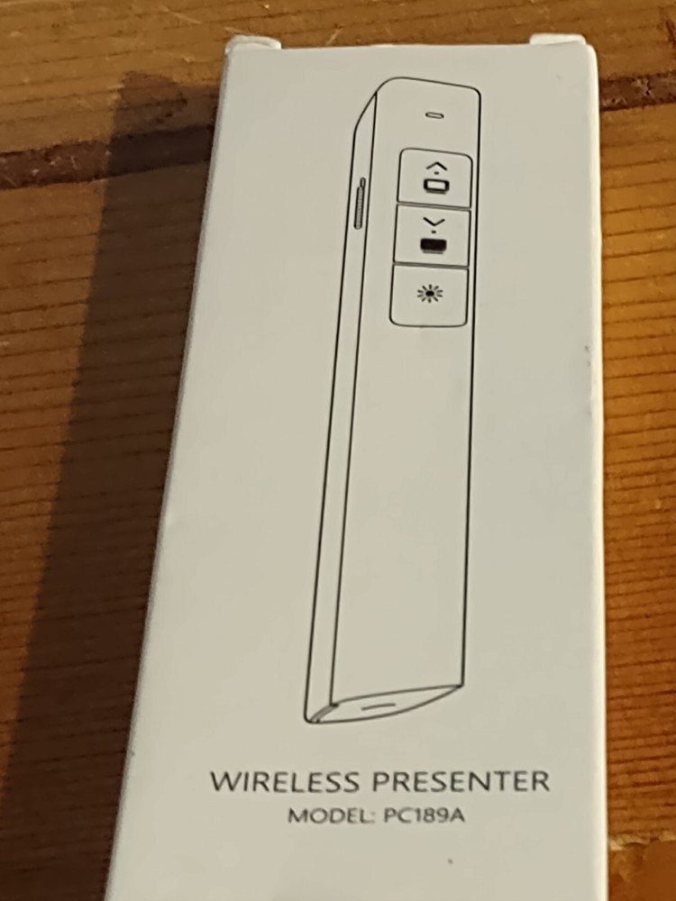 Wireless Presenter Remote - Laser Pointer - 2.4GHz - USB Plug & Play - PC189A
