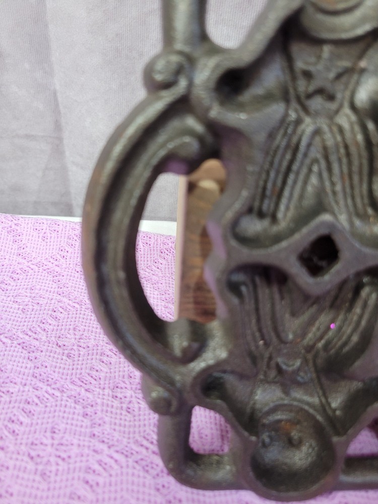 Vintage Cast Iron Gingerbread Man Mold