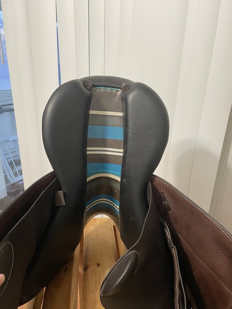 16” Voltaire Welli Jump Saddle