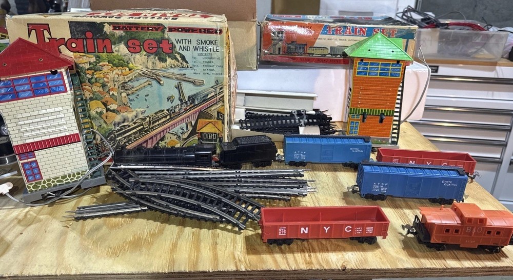 Rosko Toy Train Set - DC Powered