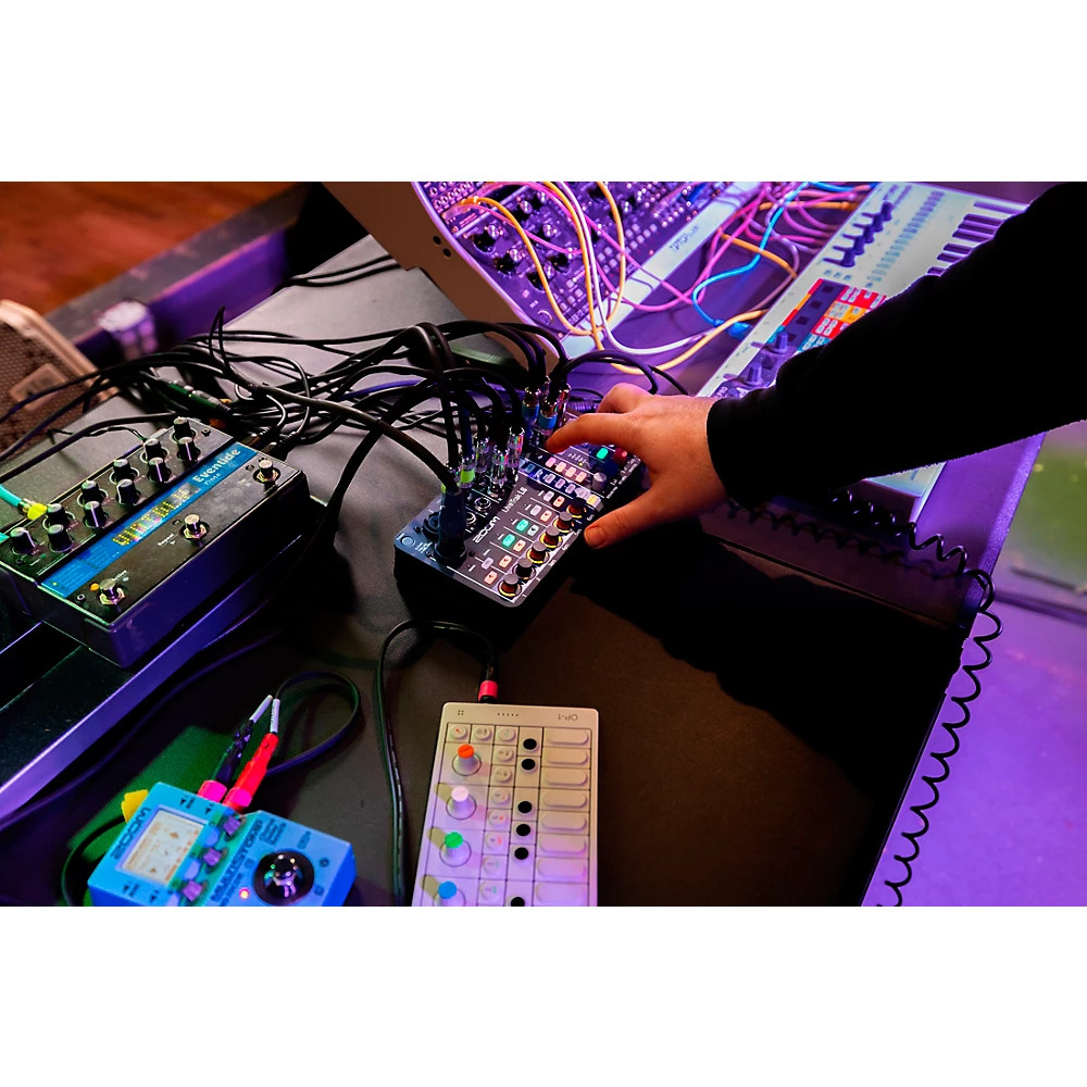 Zoom LiveTrak L-6 10-Channel Mixer & Recorder