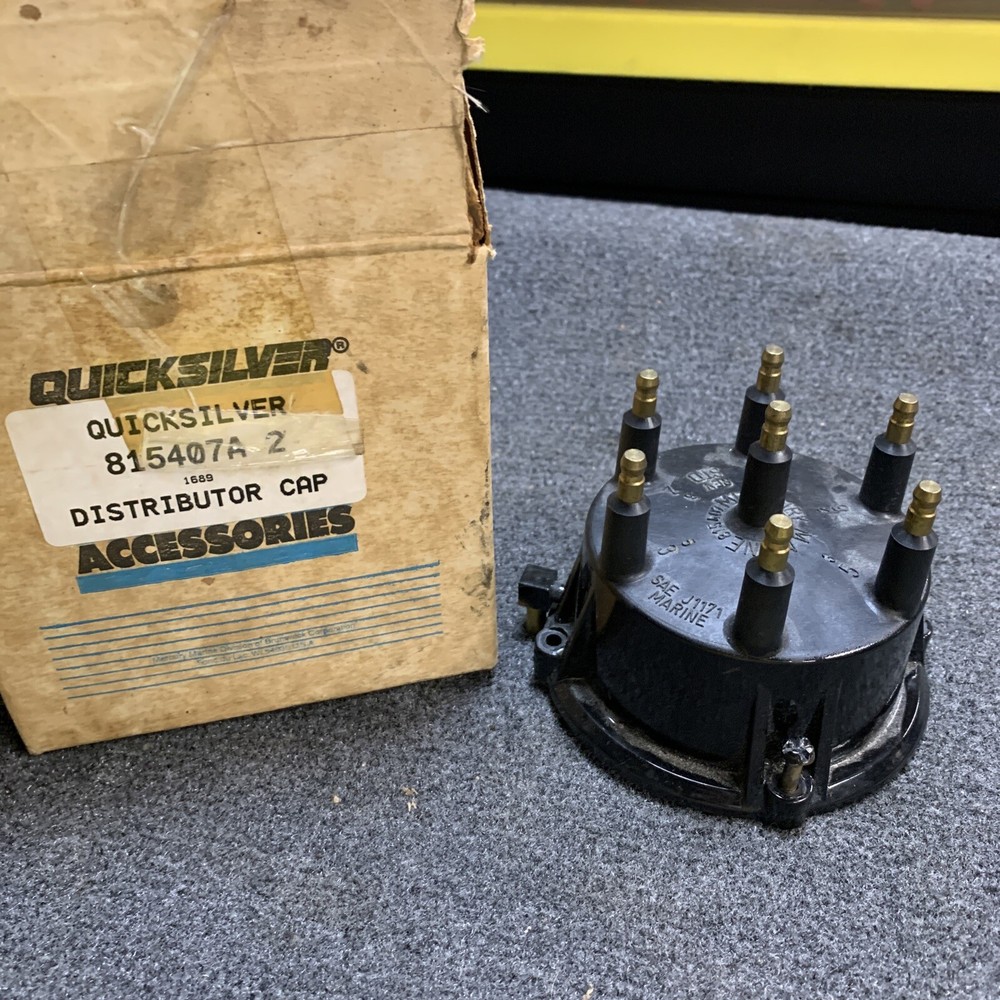 NOS MERCRUISER DISTRIBUTOR CAP   815407A2    BX A2