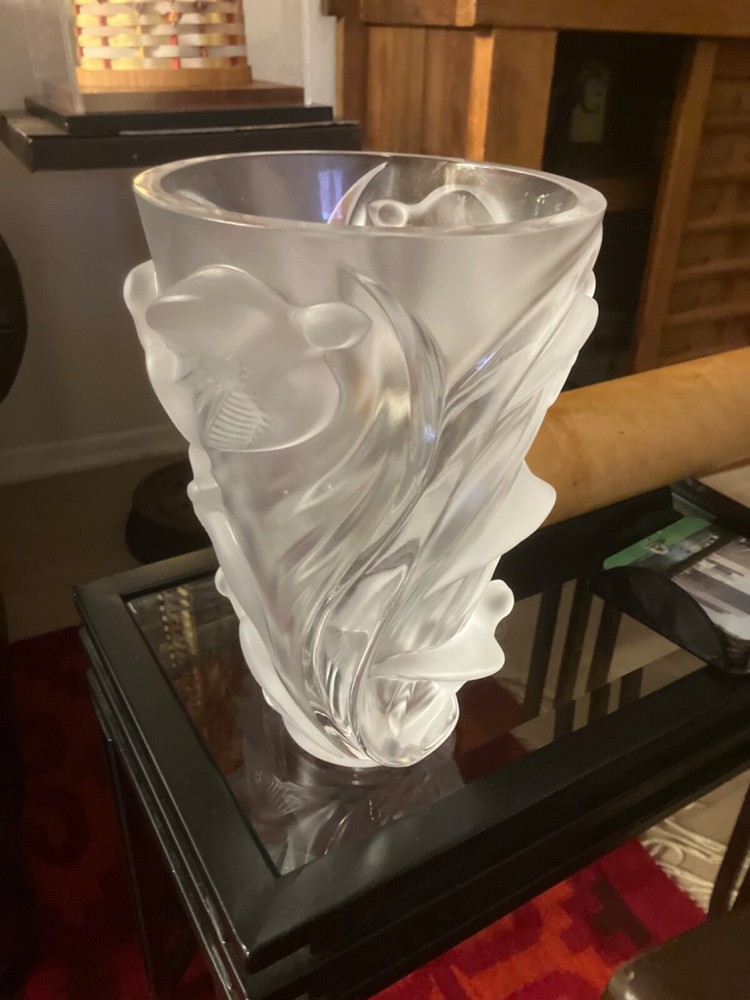 Lalique Martinets 9.7” Vase