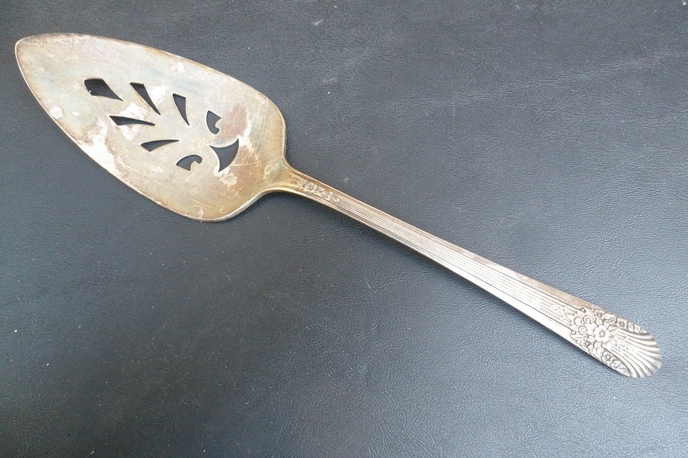 Rogers  Pie Serving Knife 9.75" silverplate