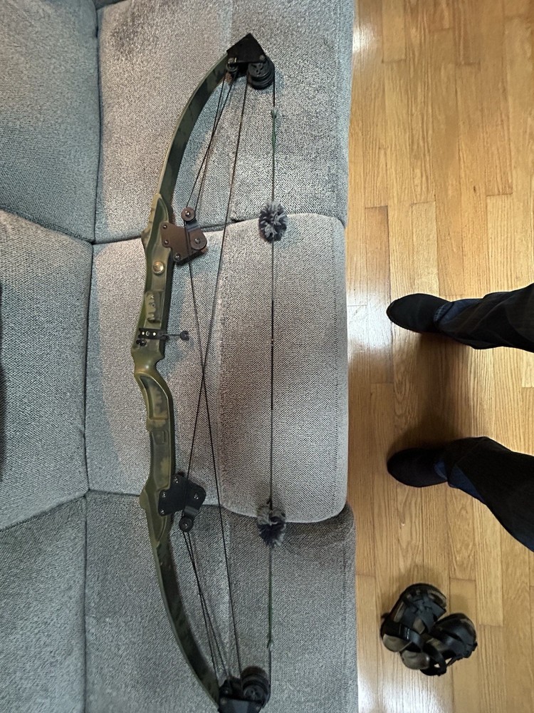 Vintage Left Hand Bear Whitetail Hunter Compound Bow 50”