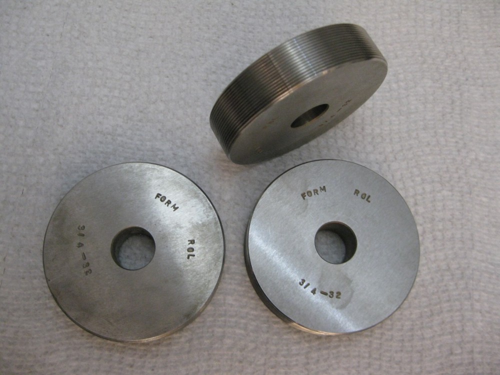 3/4-32 Thread Roll Set Unknown make 2.149" x 1/2" x 1/2"