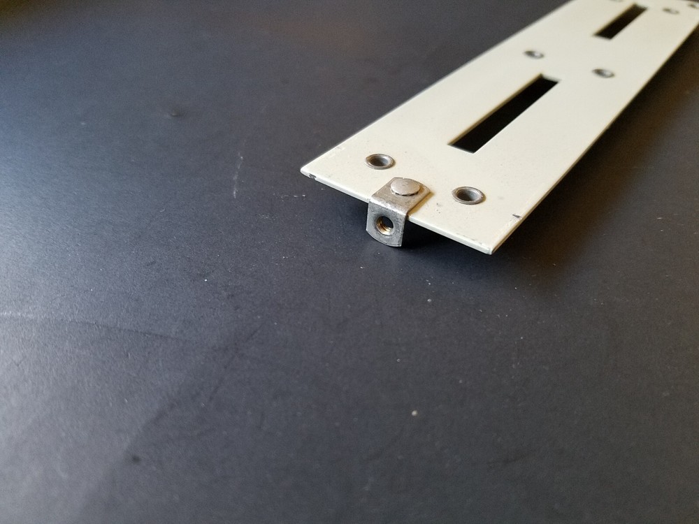 FLUKE 5100B Calibrator - Metal Bracket