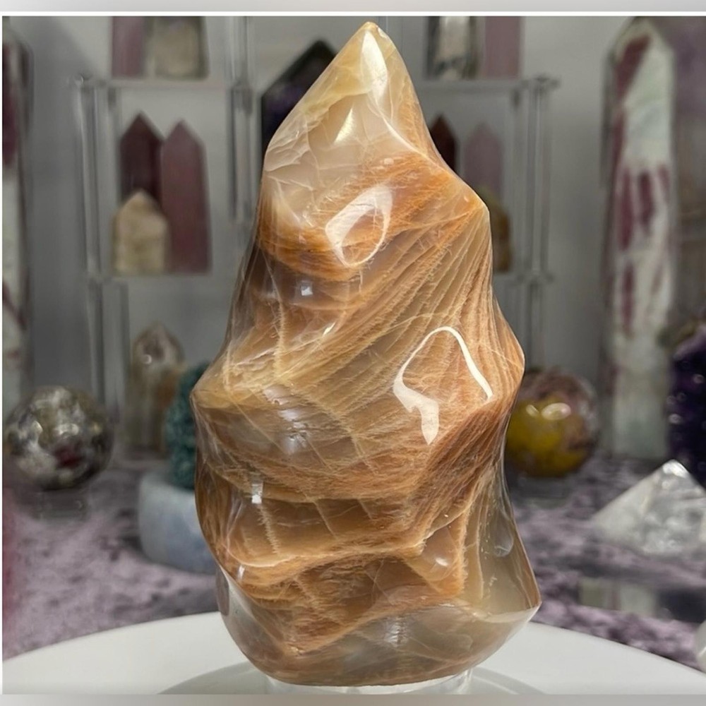 Peach moonstone flame