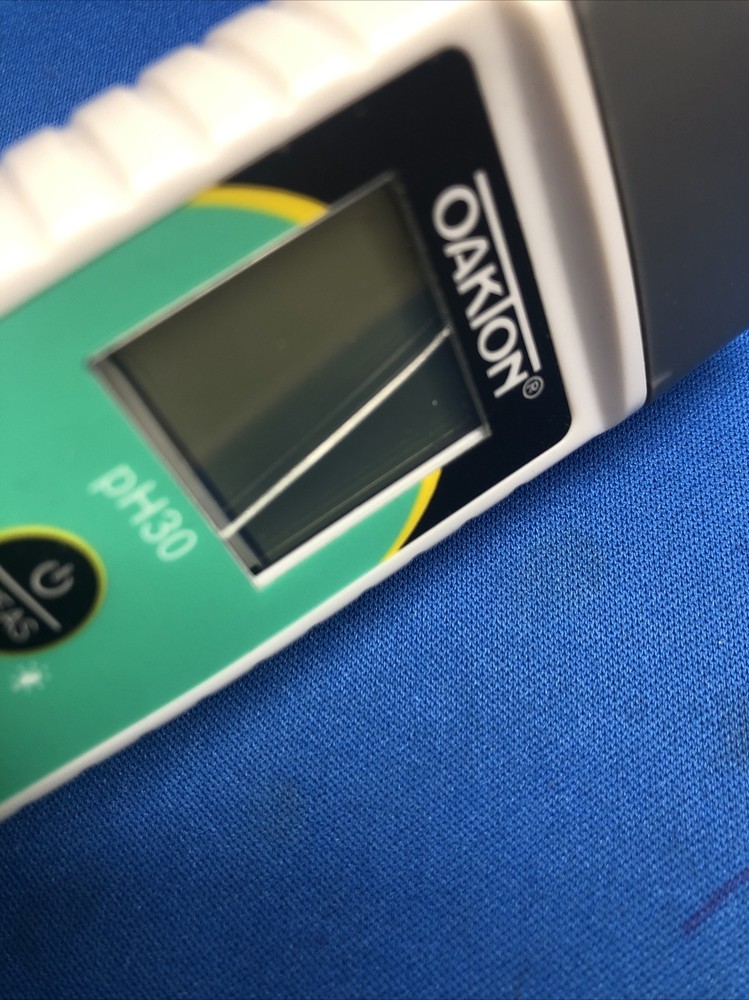 USED Oakton PH30 Ph Tester WATER PROOF / READ MORE