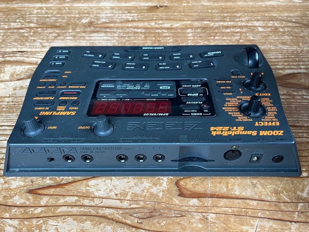 Zoom SampleTrak ST-224 Sampler with Adapter and Manual