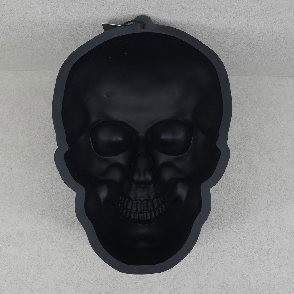 Ghoulish Silicone Skull Cake Mold