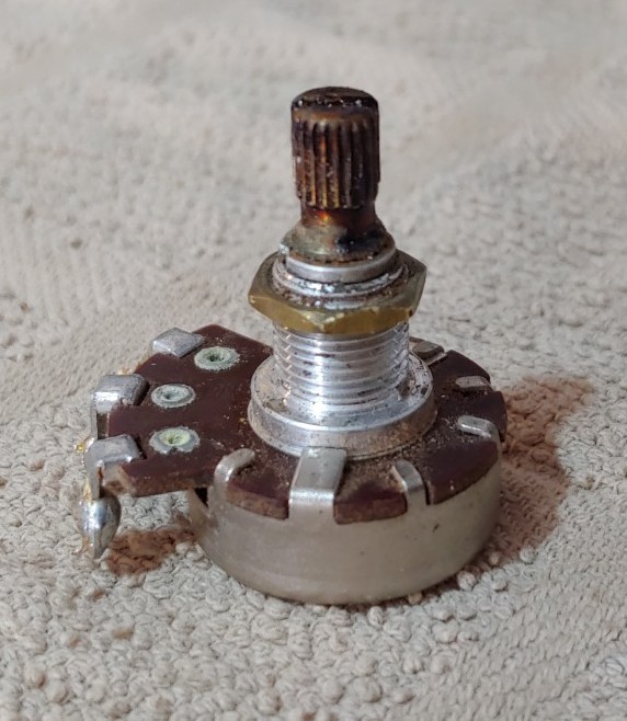 Original 1955 Model 11993 STACKPOLE Potentiometer READS 0.556m Split Shaft