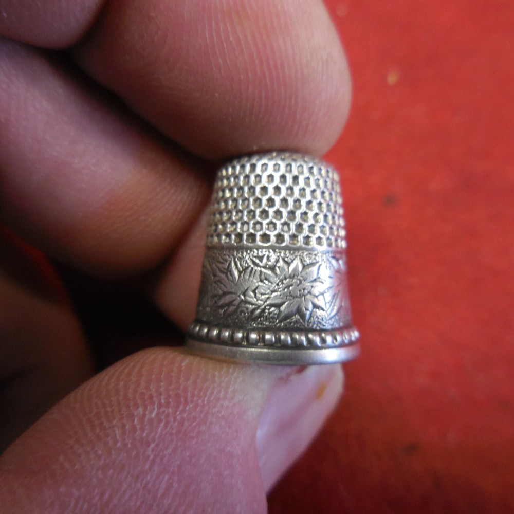 Vintage sterling silver Thimble -tested not marked