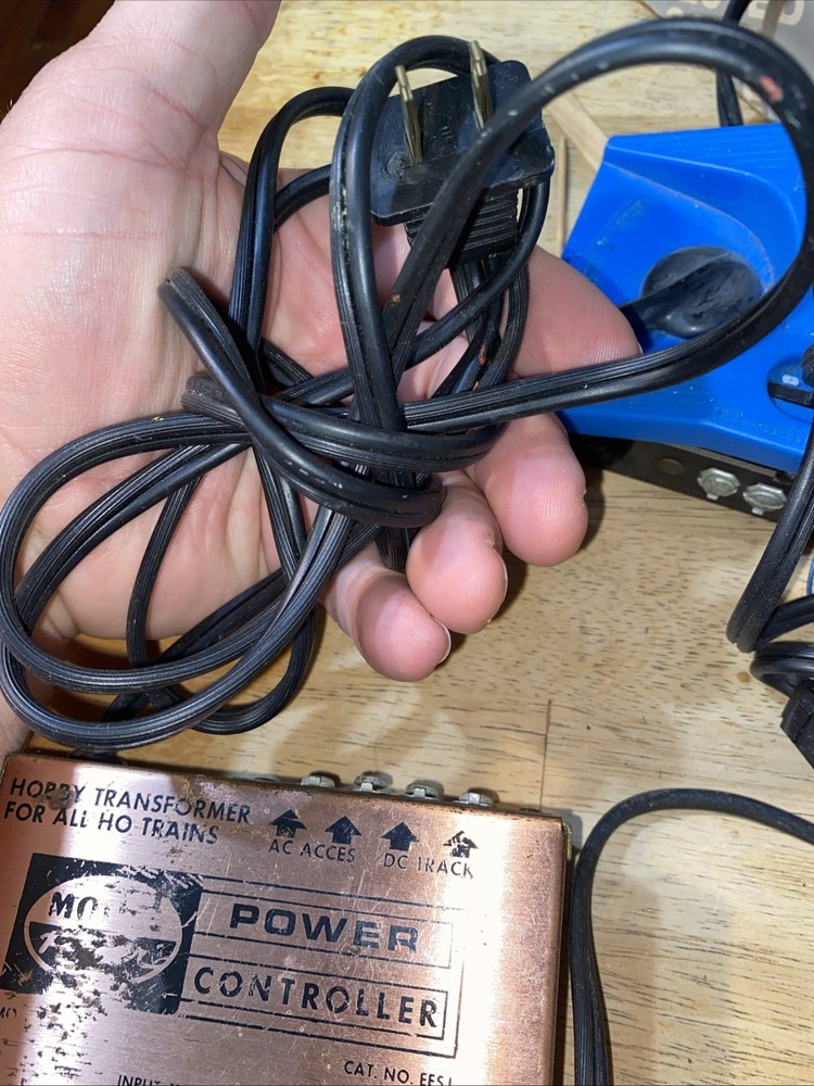 Hobby transformer power controller for all HO trains