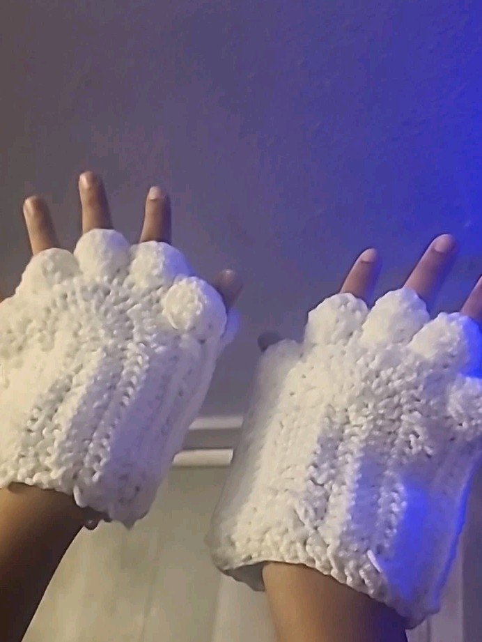 Knitting Fingerless Glove