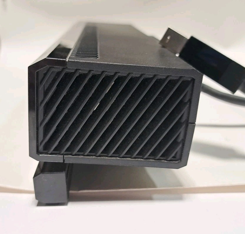 Microsoft 1520 Kinect Motion Sensor Camera Bar Xbox One - Tested