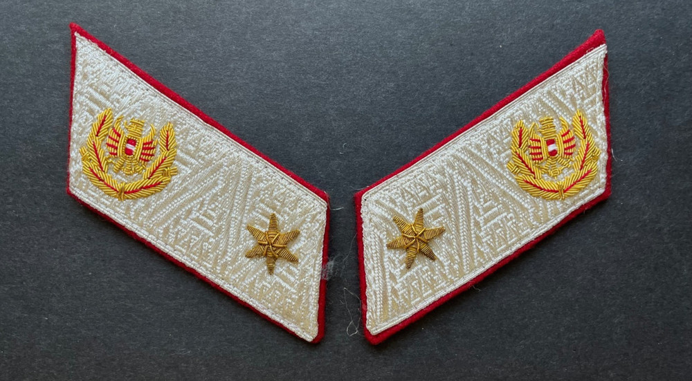 ONE NICE PAIR POST WWII AUSTRIAN OFFICERS Collar Tabs