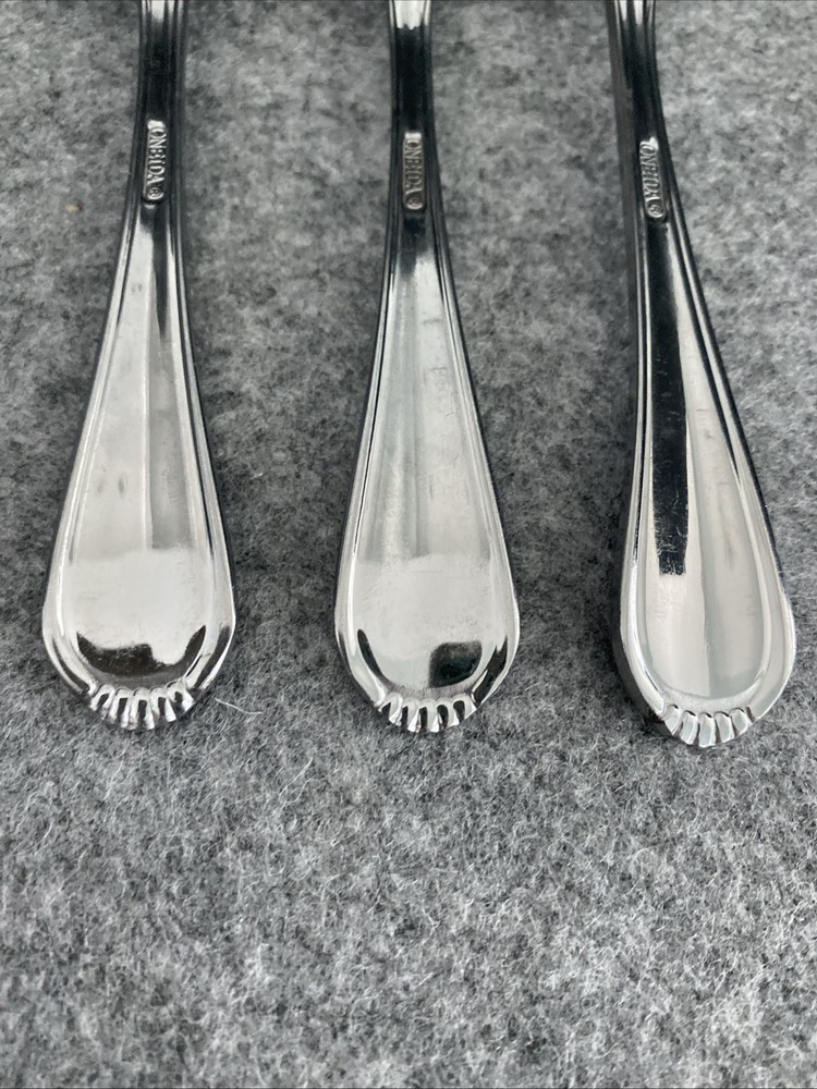3 Oneida Stainless Countess Glossy Beaded Place Oval Soup Spoons Flatware