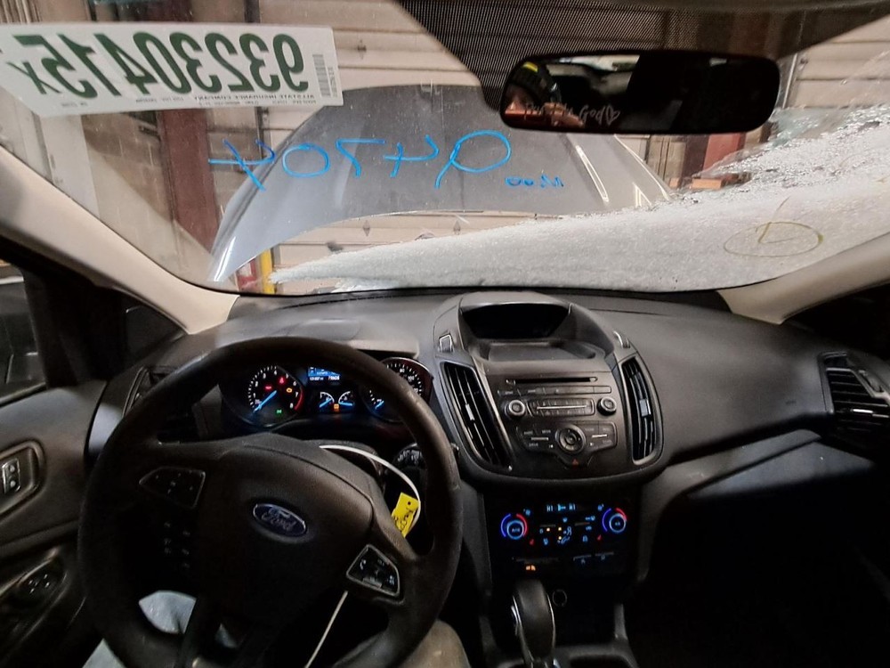 2018 Ford Escape 4.2 Screen Display - Used, Needs Reprogramming, No Code