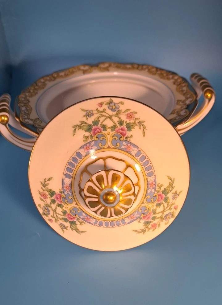 Noritake Glenlea Pattern Lidded Sugar Bowl Discontinued Pattern