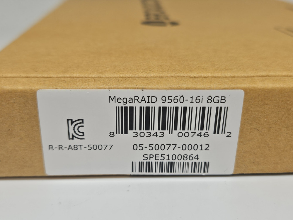 BROADCOM MegaRAID 9560-16i 8GB PCIe 4.0 x8 RAID Controller